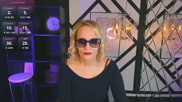 Queen Anna  online show from 05.21.26
