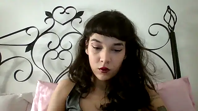 Snapshot of kimmykink chatting on 10.02.25 kimmykink online show from 10.02.25