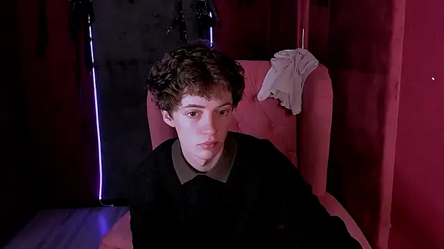 Snapshot of LukeSweet chatting on 02.11.26 LukeSweet online show from 02.11.26