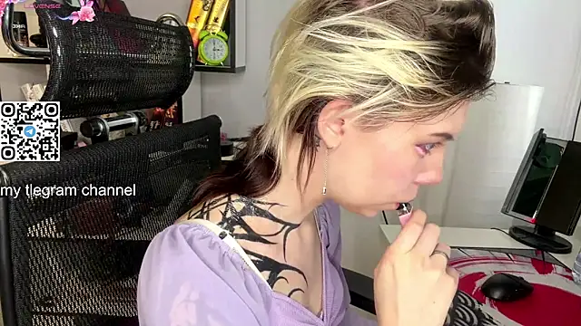 Snapshot of EngelAlman chatting on 02.03.26 EngelAlman online show from 02.03.26