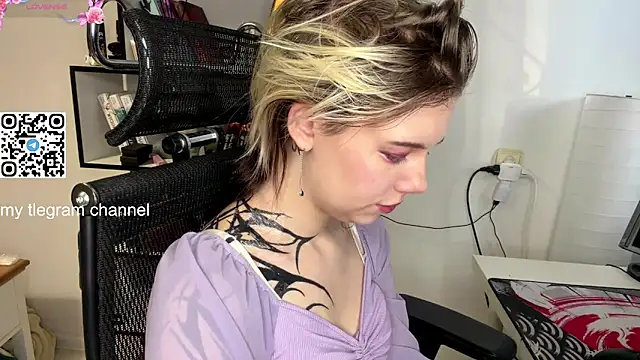 Snapshot of EngelAlman chatting on 02.03.26 EngelAlman online show from 02.03.26