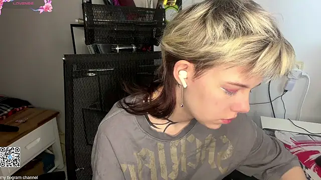 Snapshot of EngelAlman chatting on 02.08.26 EngelAlman online show from 02.08.26