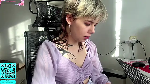 Snapshot of EngelAlman chatting on 02.17.26 EngelAlman online show from 02.17.26