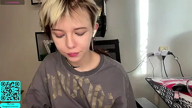 Snapshot of EngelAlman chatting on 02.18.26 EngelAlman online show from 02.18.26