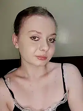 Snapshot of Ekaterina27 chatting on 02.14.25 Ekaterina27 online show from 02.14.25