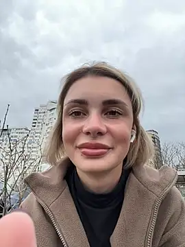 Snapshot of SandraCarter chatting on 02.14.26 SandraCarter online show from 02.14.26