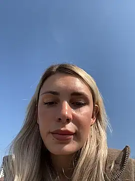 Snapshot of SandraCarter chatting on 03.18.26 SandraCarter online show from 03.18.26