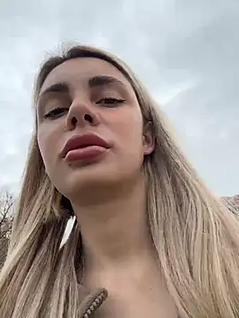 Snapshot of SandraCarter chatting on 03.28.26 SandraCarter online show from 03.28.26