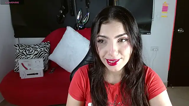 Snapshot of Carolaine69_ chatting on 04.17.26 Carolaine69 online show from 04.17.26