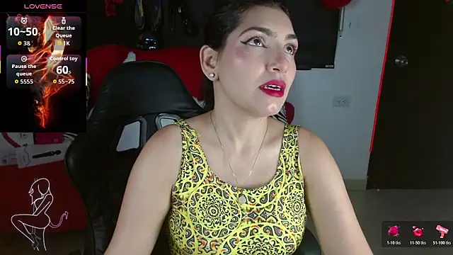 Snapshot of Carolaine69_ chatting on 05.12.26 Carolaine69 online show from 05.12.26
