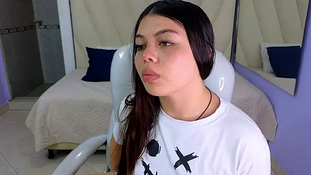 Snapshot of Sexy_paradise18_ chatting on 12.22.24 Sexy paradise18  online show from 12.22.24