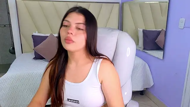 Snapshot of Sexy_paradise18_ chatting on 02.28.25 Sexy paradise18  online show from 02.28.25