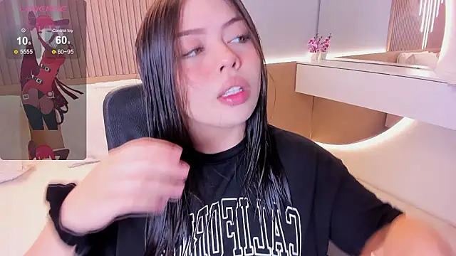 Snapshot of Sexy_paradise18_ chatting on 02.01.26 Sexy paradise18 online show from 02.01.26