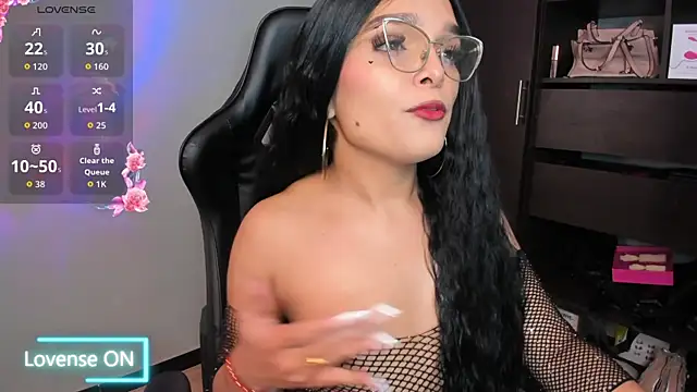 MeganDaviees online show from 10.04.25