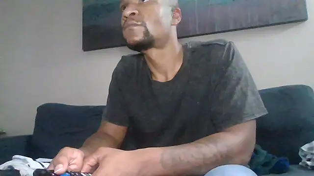 Snapshot of SexxyreddMale chatting on 12.25.24 SexxyreddMale online show from 12.25.24