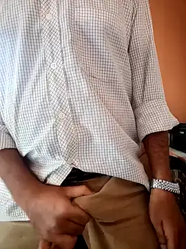 Snapshot of daddy_indian chatting on 02.08.25 daddy indian online show from 02.08.25