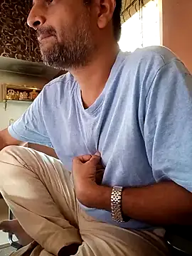 Snapshot of daddy_indian chatting on 02.15.25 daddy indian online show from 02.15.25