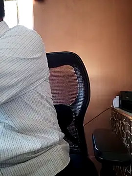 Snapshot of daddy_indian chatting on 03.19.25 daddy indian online show from 03.19.25