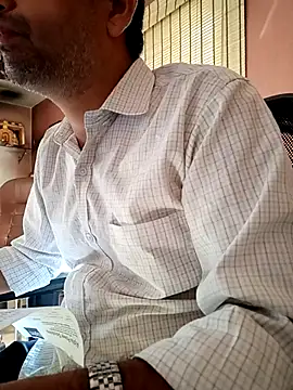 Snapshot of daddy_indian chatting on 03.19.25 daddy indian online show from 03.19.25
