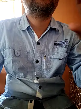 Snapshot of daddy_indian chatting on 10.20.25 daddy indian online show from 10.20.25