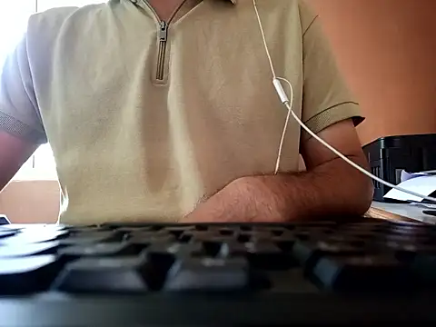 Snapshot of daddy_indian chatting on 04.15.26 daddy indian online show from 04.15.26