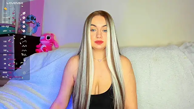 Snapshot of Maya_Willis chatting on 02.16.25 Maya Willis online show from 02.16.25