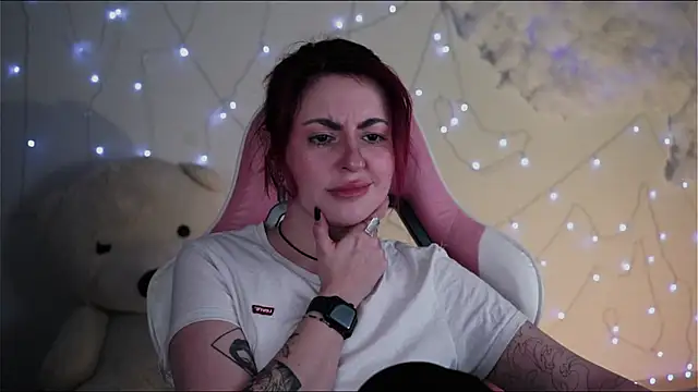 Snapshot of Lana__May chatting on 12.20.24 Lana May online show from 12.20.24