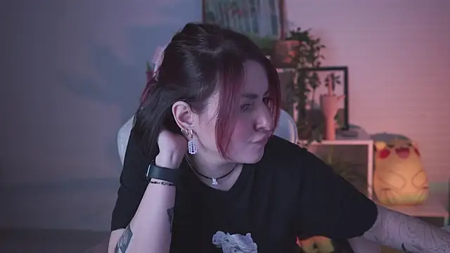 Snapshot of Lana__May chatting on 12.21.24 Lana May online show from 12.21.24