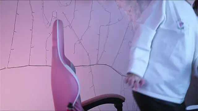 Snapshot of Lana__May chatting on 02.12.25 Lana May online show from 02.12.25