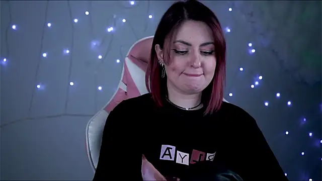 Snapshot of Lana__May chatting on 02.13.25 Lana May online show from 02.13.25