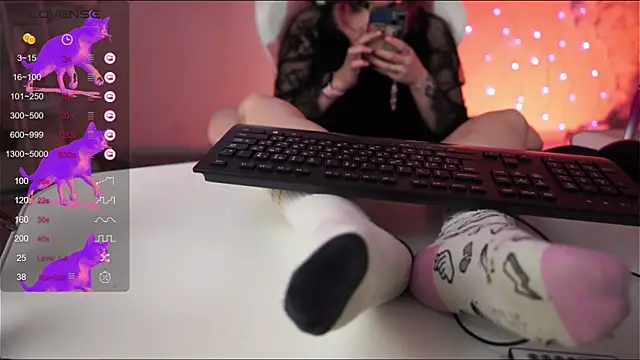 Snapshot of Lana__May chatting on 03.22.25 Lana May online show from 03.22.25