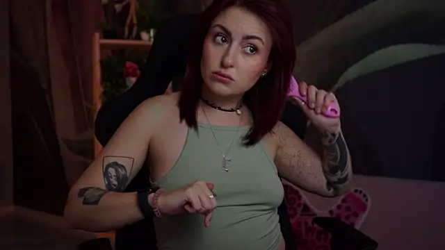 Snapshot of Lana__May chatting on 09.18.25 Lana May online show from 09.18.25