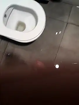 Snapshot of moaning4you95 chatting on 11.21.25 moaning4you95 online show from 11.21.25