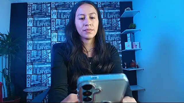 Snapshot of EmiGomez_ chatting on 03.09.26 EmiGomez online show from 03.09.26