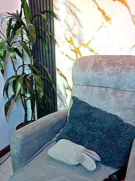 Snapshot of EmiGomez_ chatting on 04.13.26 EmiGomez online show from 04.13.26