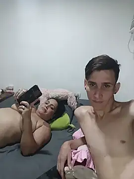 Snapshot of Milfvalesk chatting on 07.17.26 Milfvalesk online show from 07.17.26