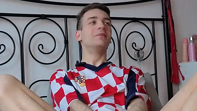 Snapshot of nickdtr chatting on 02.12.26 nickdtr online show from 02.12.26