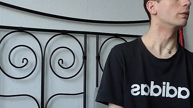 Snapshot of nickdtr chatting on 02.19.26 nickdtr online show from 02.19.26