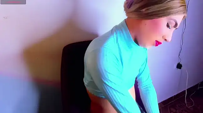 Snapshot of saskya chatting on 01.18.25 saskya online show from 01.18.25