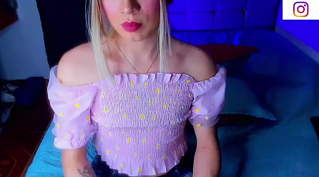 Snapshot of saskya chatting on 03.04.25 saskya online show from 03.04.25