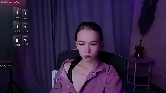 Snapshot of LilithStrangfor chatting on 11.28.25 LilithStrangfor online show from 11.28.25