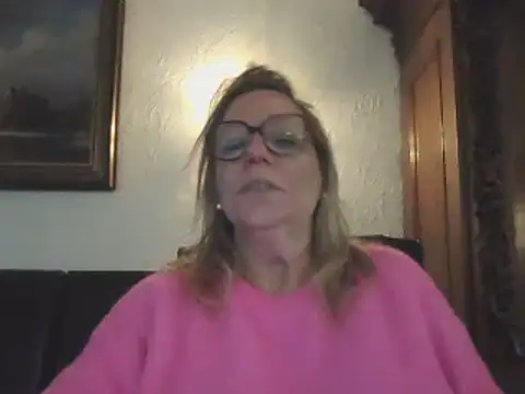 Snapshot of Silkesquirt chatting on 12.13.24 Silkesquirt online show from 12.13.24