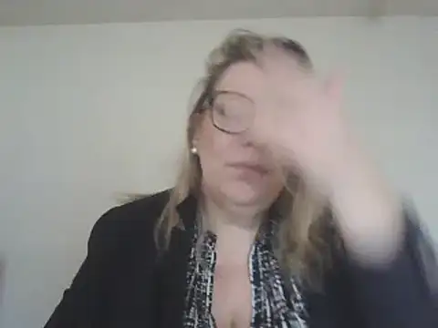 Snapshot of Silkesquirt chatting on 12.30.24 Silkesquirt online show from 12.30.24