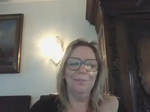Snapshot of Silkesquirt chatting on 01.06.25 Silkesquirt online show from 01.06.25