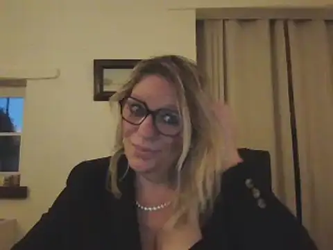 Snapshot of Silkesquirt chatting on 01.10.25 Silkesquirt online show from 01.10.25