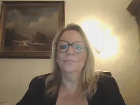 Snapshot of Silkesquirt chatting on 01.13.25 Silkesquirt online show from 01.13.25