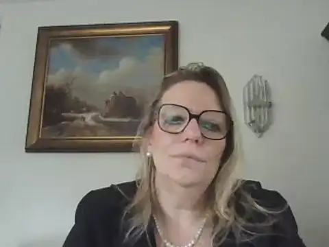 Snapshot of Silkesquirt chatting on 01.14.25 Silkesquirt online show from 01.14.25