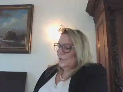 Snapshot of Silkesquirt chatting on 01.21.25 Silkesquirt online show from 01.21.25