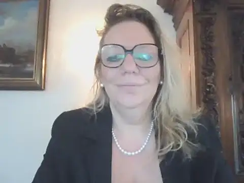 Snapshot of Silkesquirt chatting on 02.06.25 Silkesquirt online show from 02.06.25