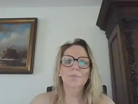 Snapshot of Silkesquirt chatting on 02.20.25 Silkesquirt online show from 02.20.25